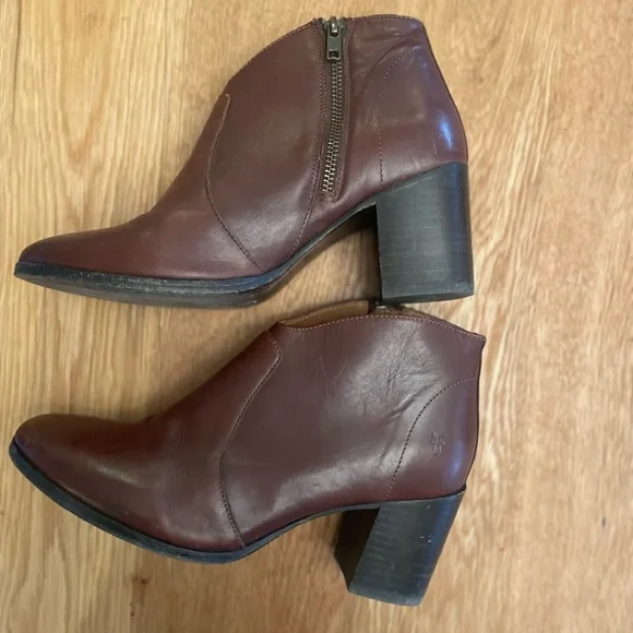 Frye Boots - Picture 5 of 9